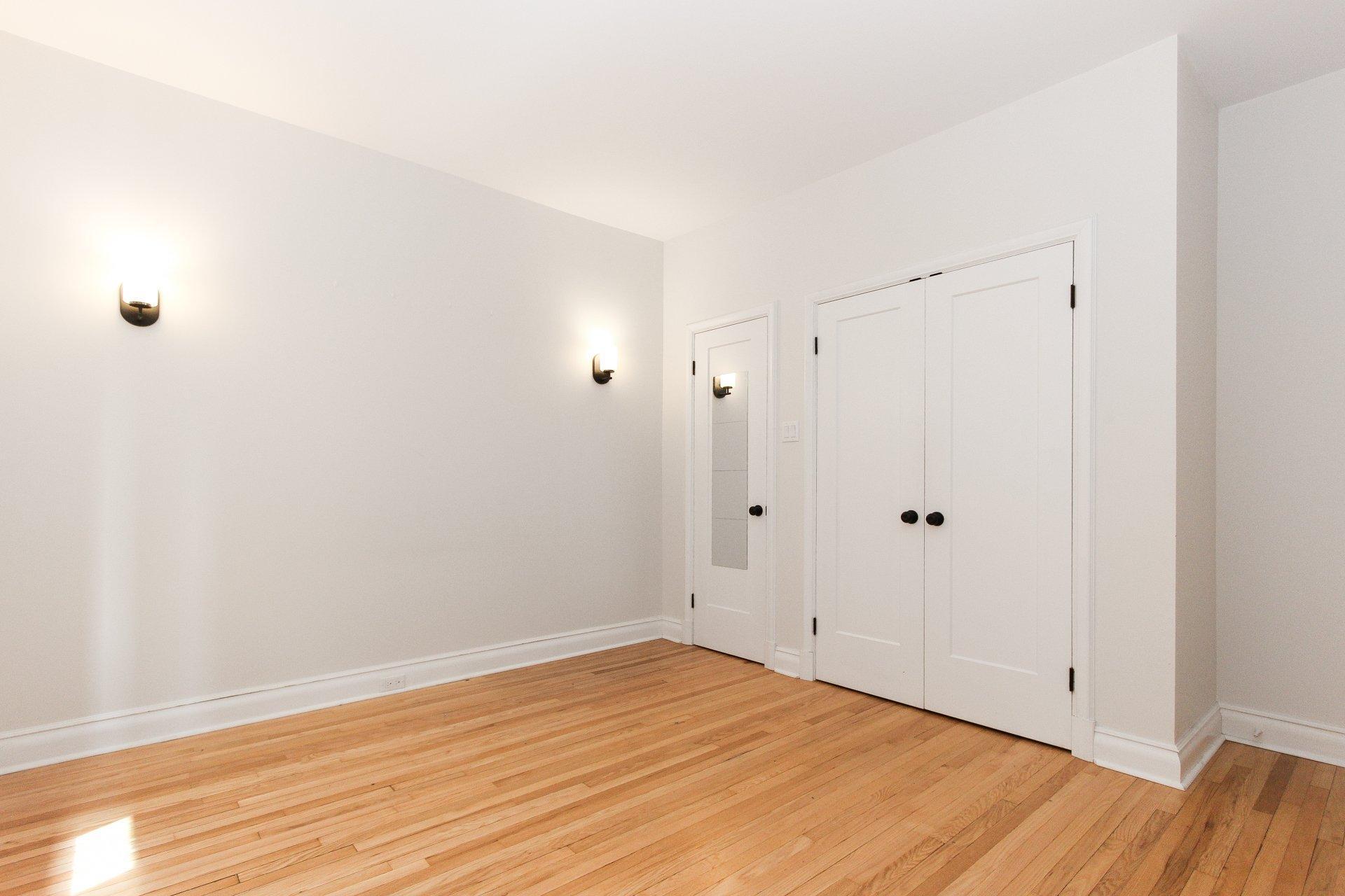 









6874


Rue Sherbrooke O.

, 4,
Montréal (Côte-des-Neiges/Notre-Dame-de-Grâce),




QC
H4B1P7

