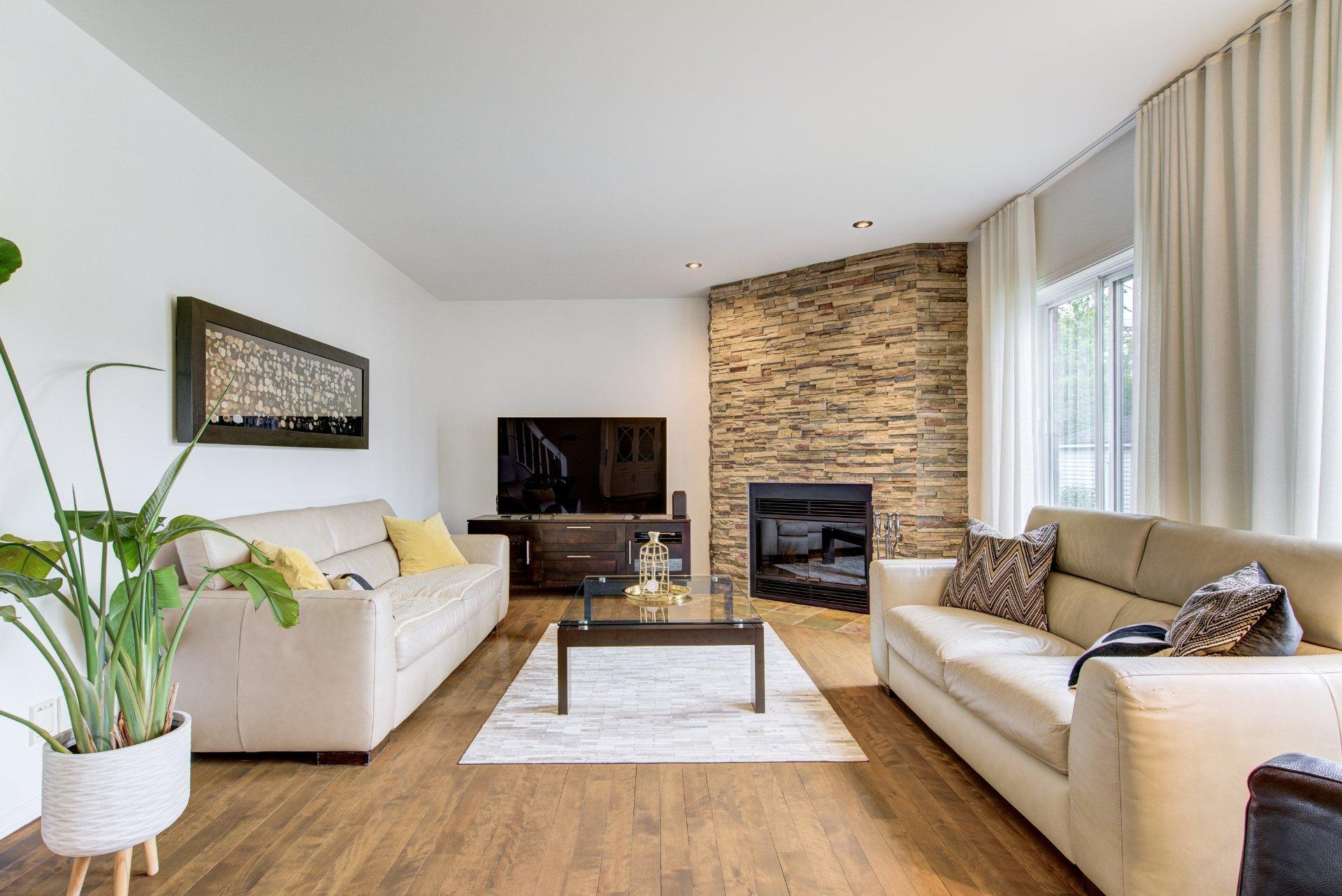 









937


Rue De La Richardière

,
Boucherville,




QC
J4B7S2

