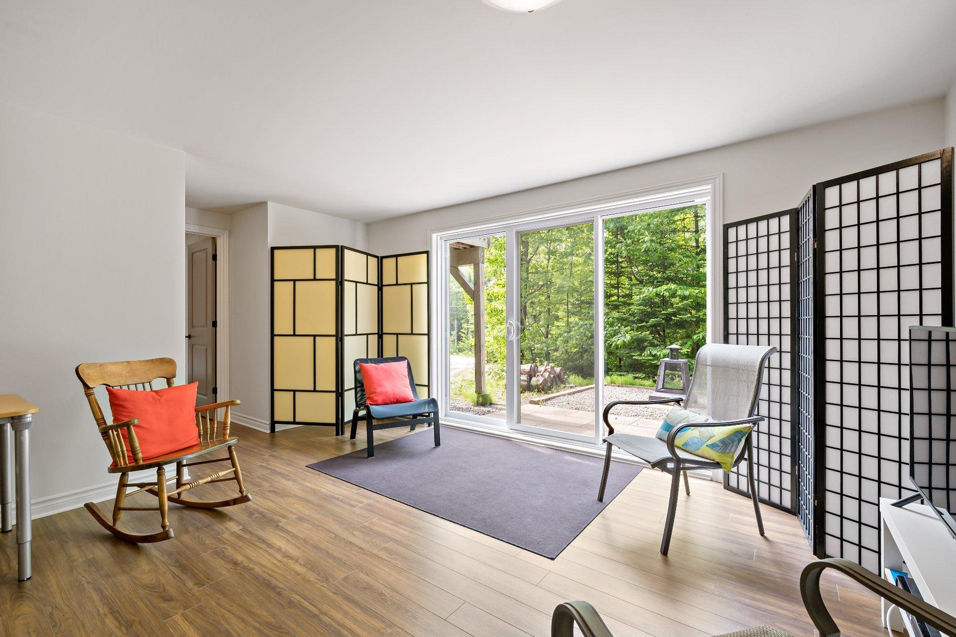 









19


Imp. du Cerf

,
Lac-Supérieur,




QC
J0T1J0

