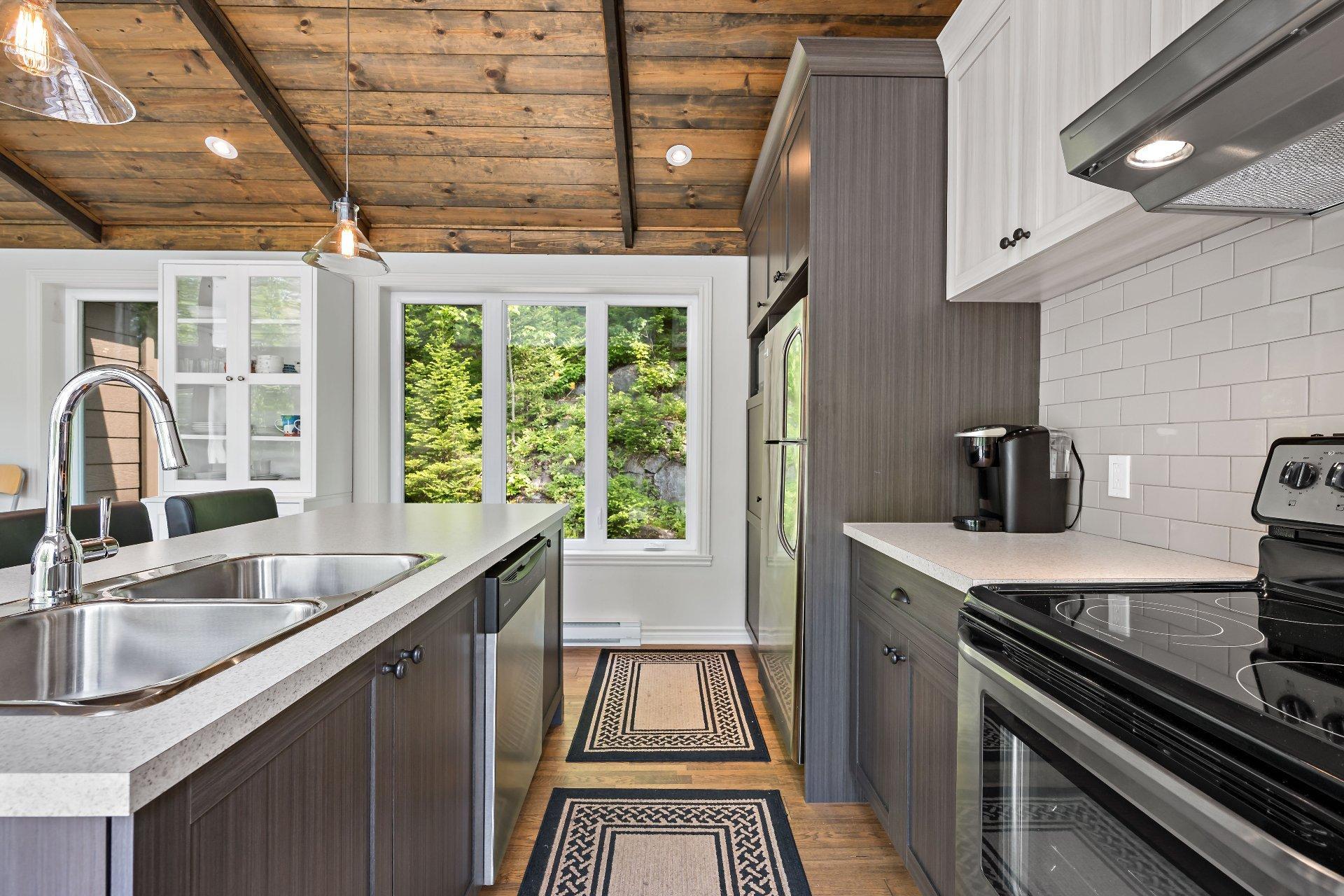 









19


Imp. du Cerf

,
Lac-Supérieur,




QC
J0T1J0

