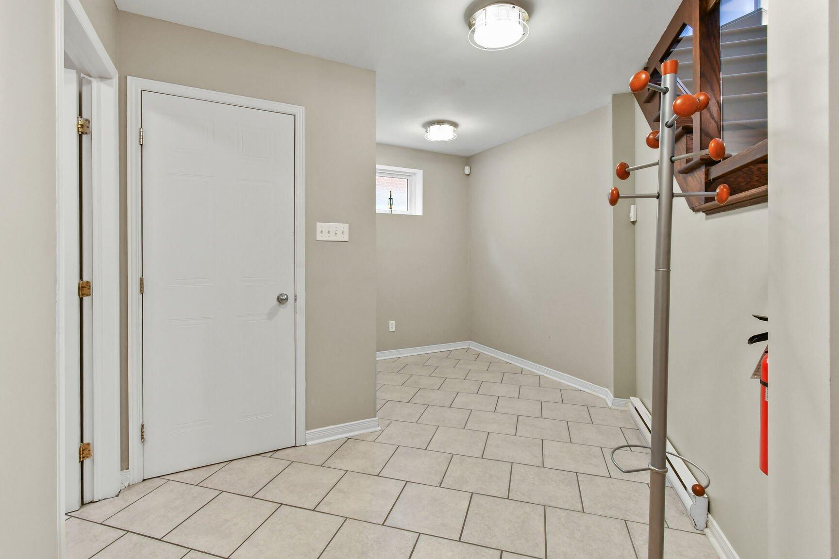 









3390


Grande Allée

,
Longueuil (Saint-Hubert),




QC
J4T2T1

