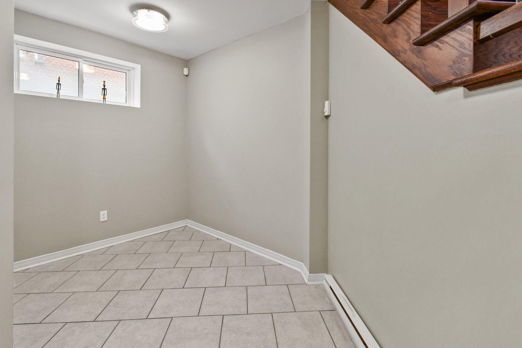 









3390


Grande Allée

,
Longueuil (Saint-Hubert),




QC
J4T2T1

