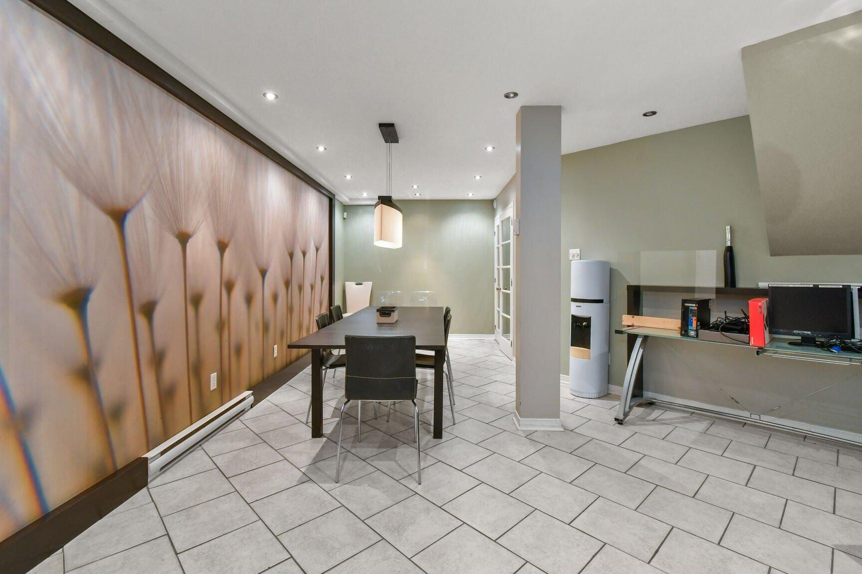 









3390


Grande Allée

,
Longueuil (Saint-Hubert),




QC
J4T2T1


