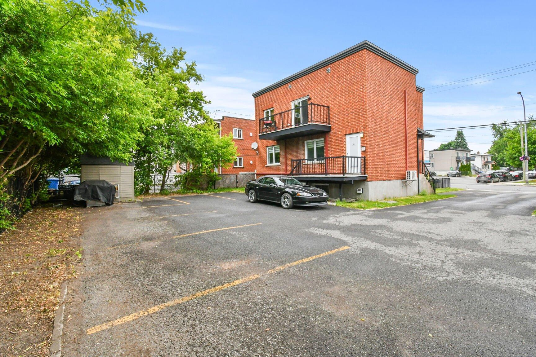 









3390


Grande Allée

,
Longueuil (Saint-Hubert),




QC
J4T2T1

