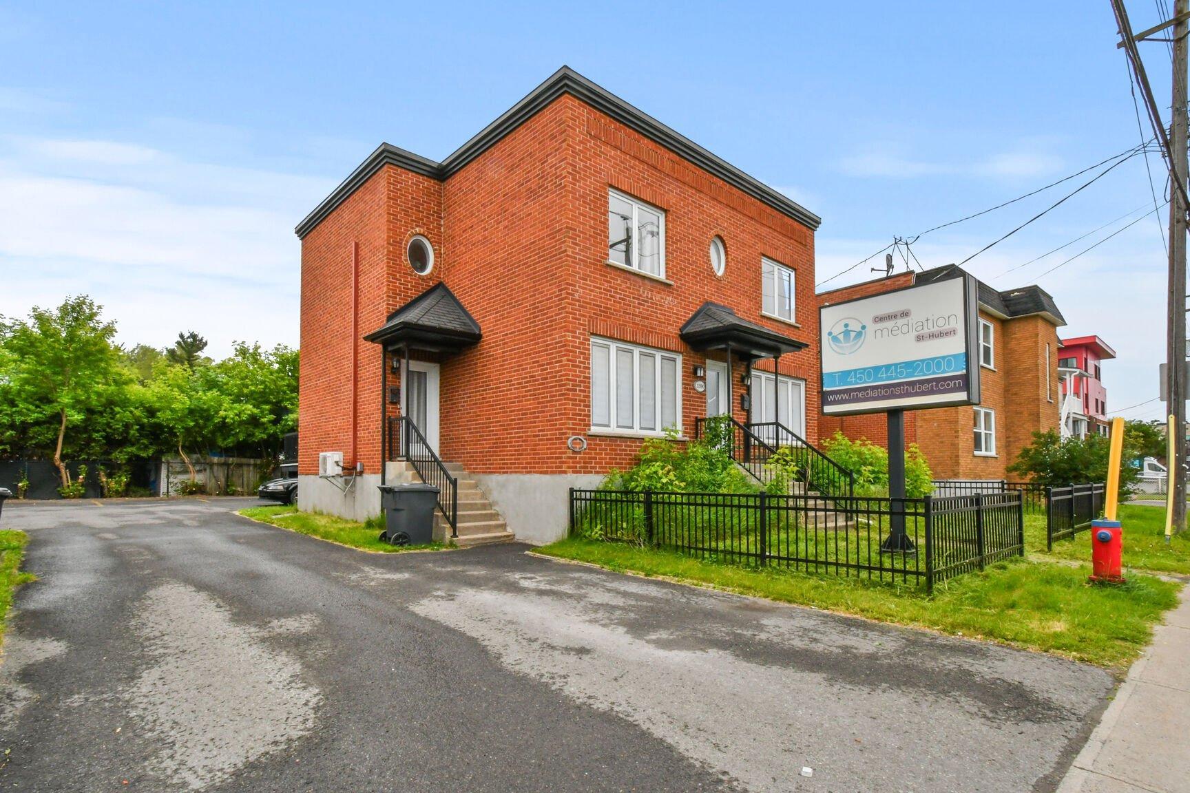 









3390


Grande Allée

,
Longueuil (Saint-Hubert),




QC
J4T2T1

