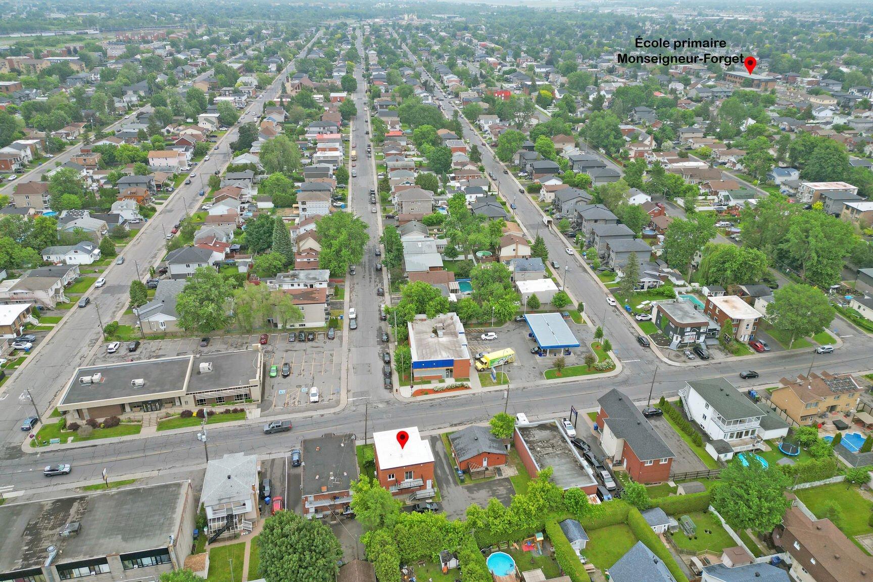 









3390


Grande Allée

,
Longueuil (Saint-Hubert),




QC
J4T2T1

