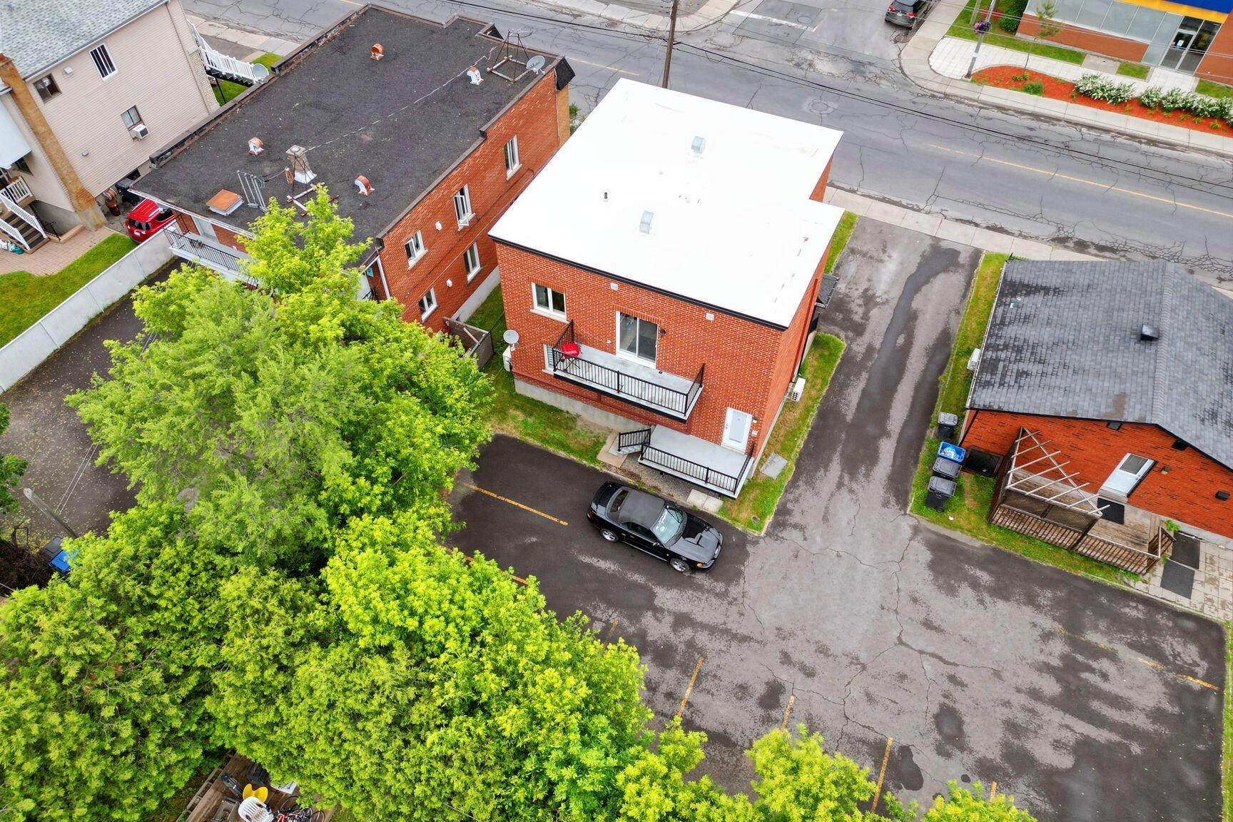 









3390


Grande Allée

,
Longueuil (Saint-Hubert),




QC
J4T2T1

