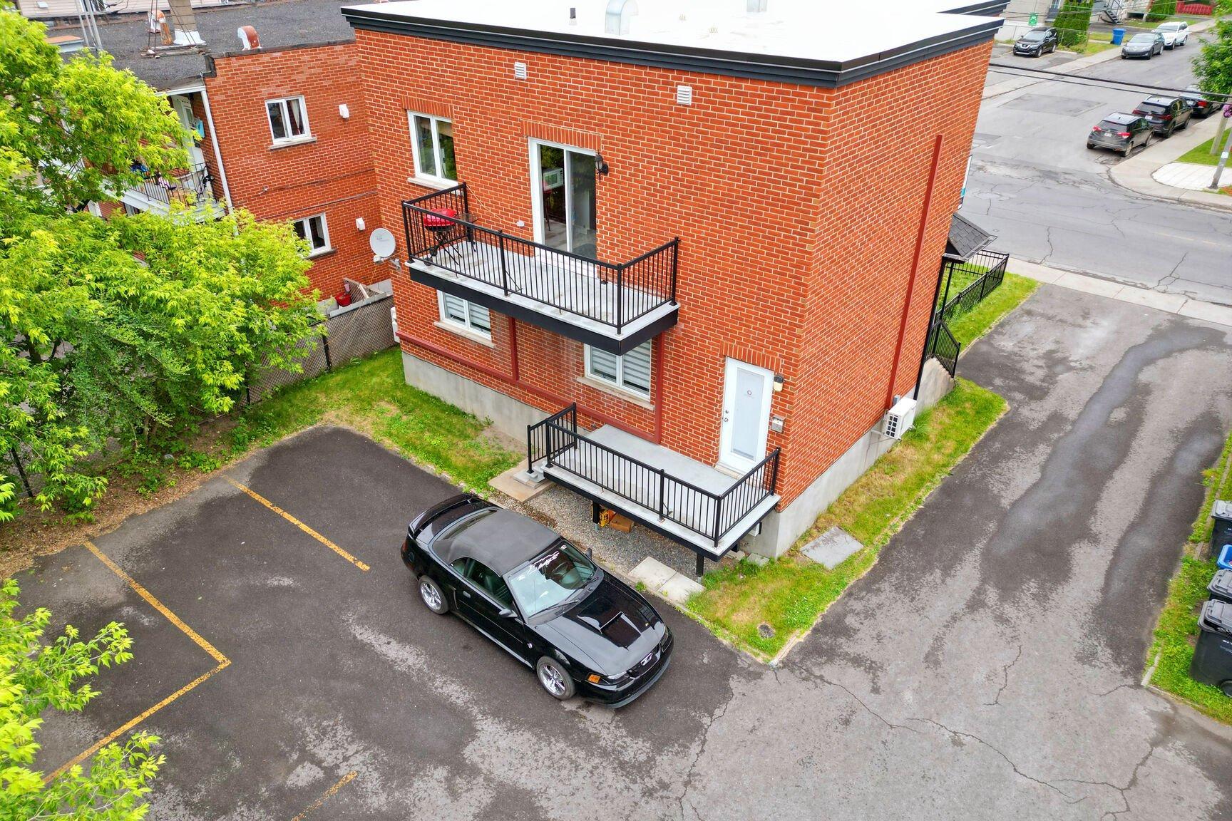 









3390


Grande Allée

,
Longueuil (Saint-Hubert),




QC
J4T2T1

