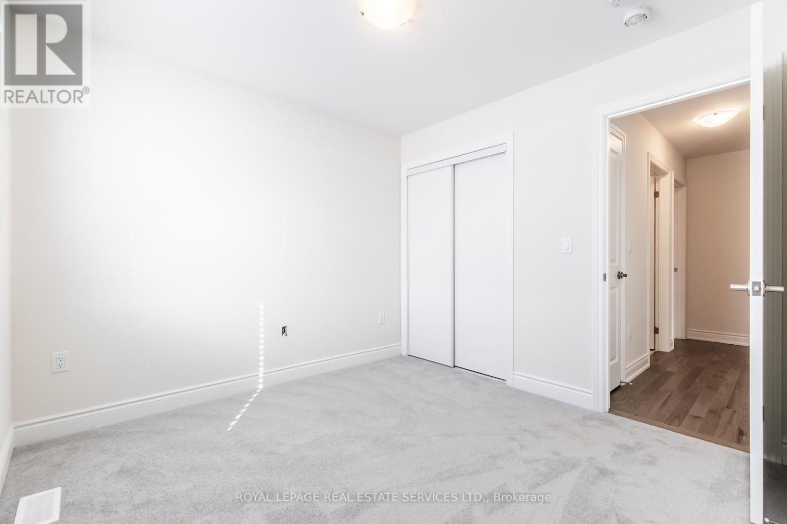 












3271 SIXTH LINE

,
Oakville,




Ontario
L6H0V9

