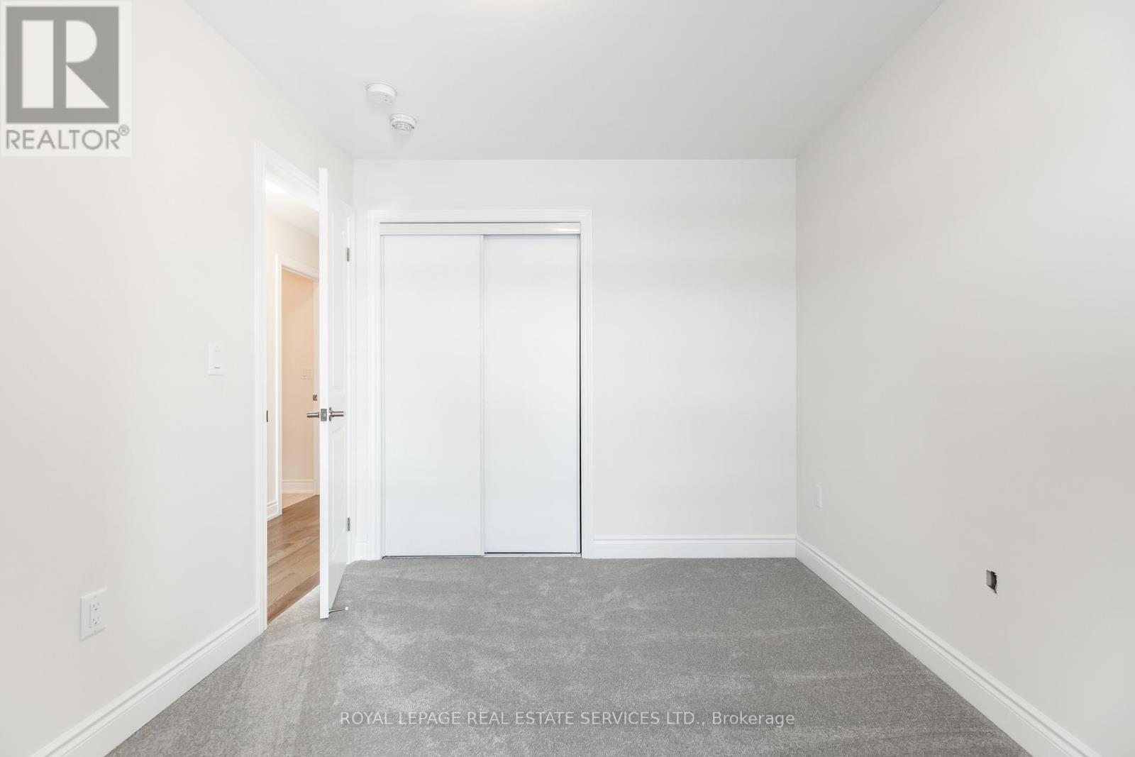 












3271 SIXTH LINE

,
Oakville,




Ontario
L6H0V9

