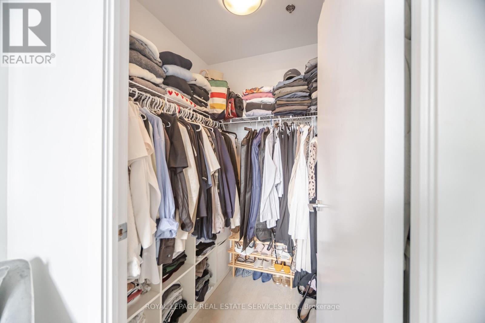 












201 - 90 TRINITY STREET

,
Toronto,




Ontario
M5A0E4

