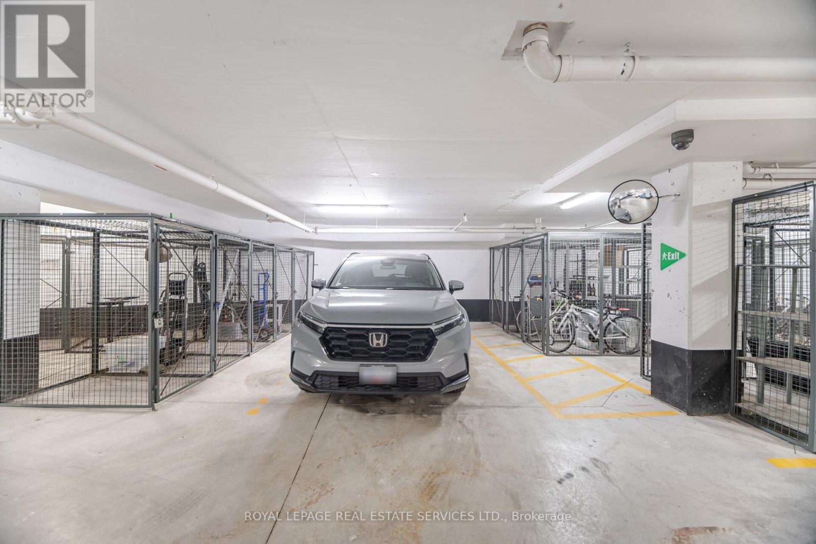 












201 - 90 TRINITY STREET

,
Toronto,




Ontario
M5A0E4

