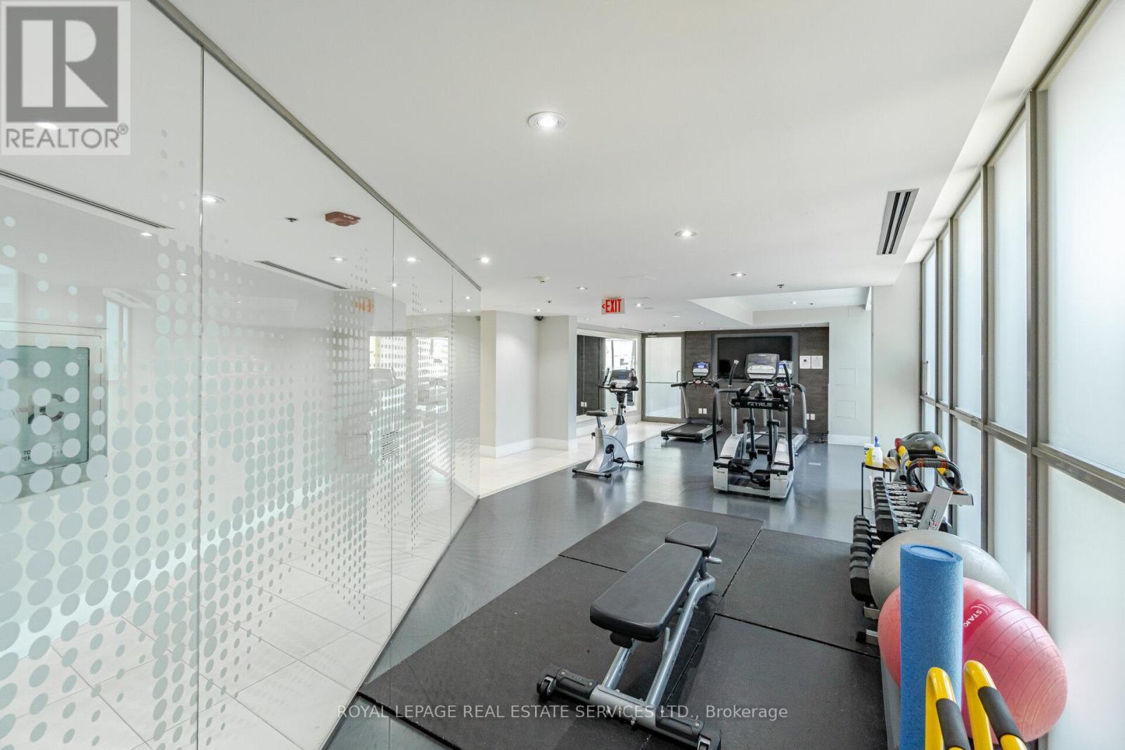 












201 - 90 TRINITY STREET

,
Toronto,




Ontario
M5A0E4

