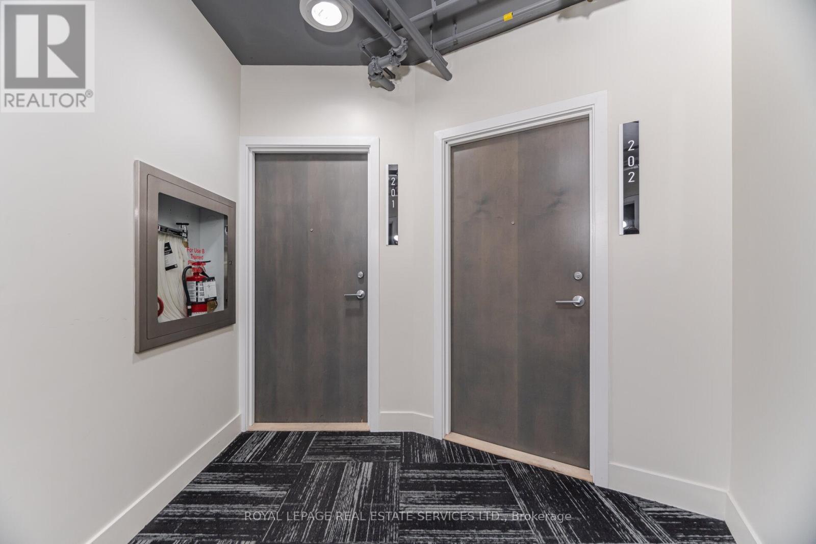 












201 - 90 TRINITY STREET

,
Toronto,




Ontario
M5A0E4

