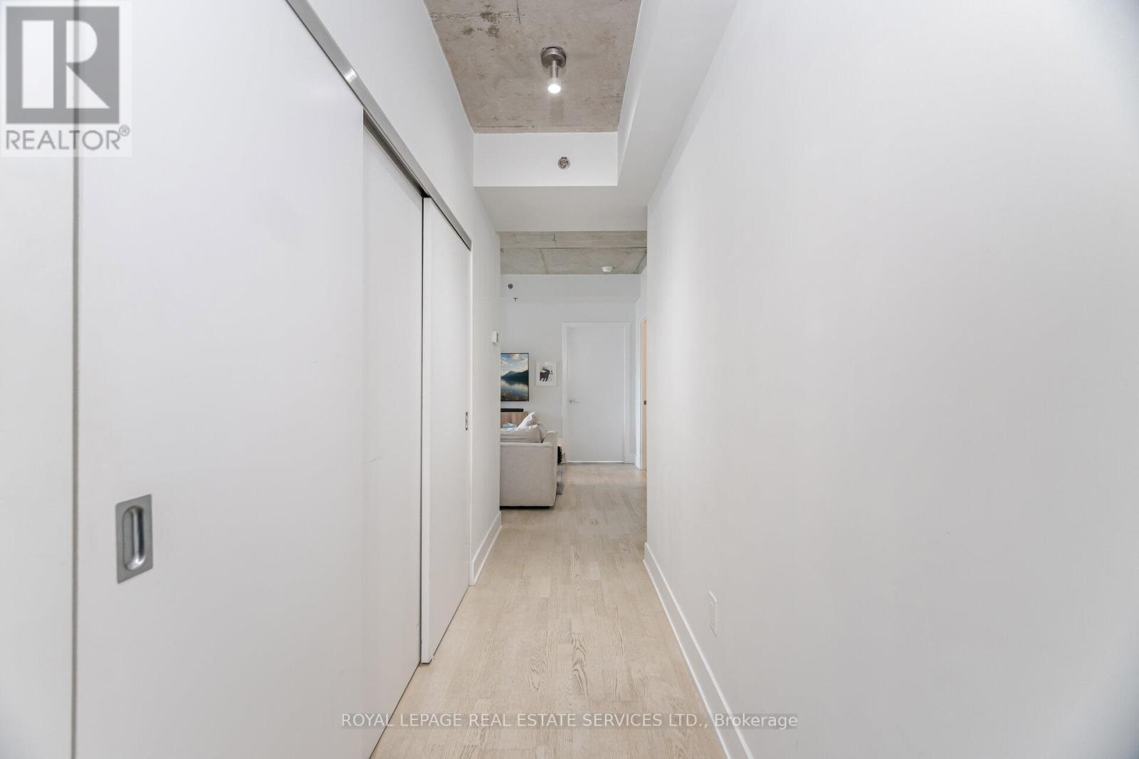 












201 - 90 TRINITY STREET

,
Toronto,




Ontario
M5A0E4

