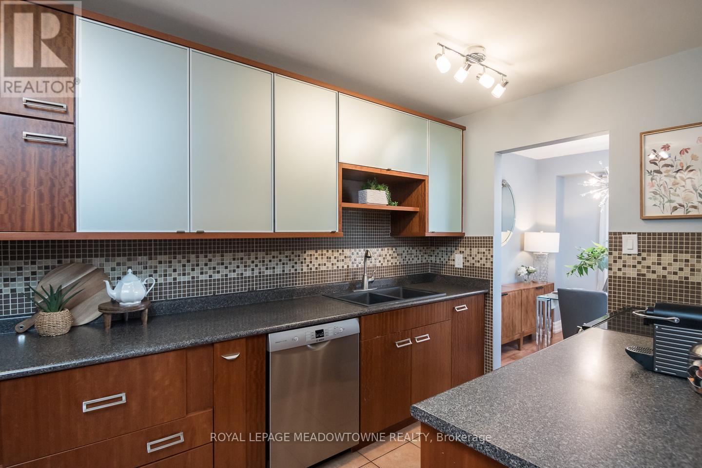 












92 - 7430 COPENHAGEN ROAD

,
Mississauga,




Ontario
L5N2C4

