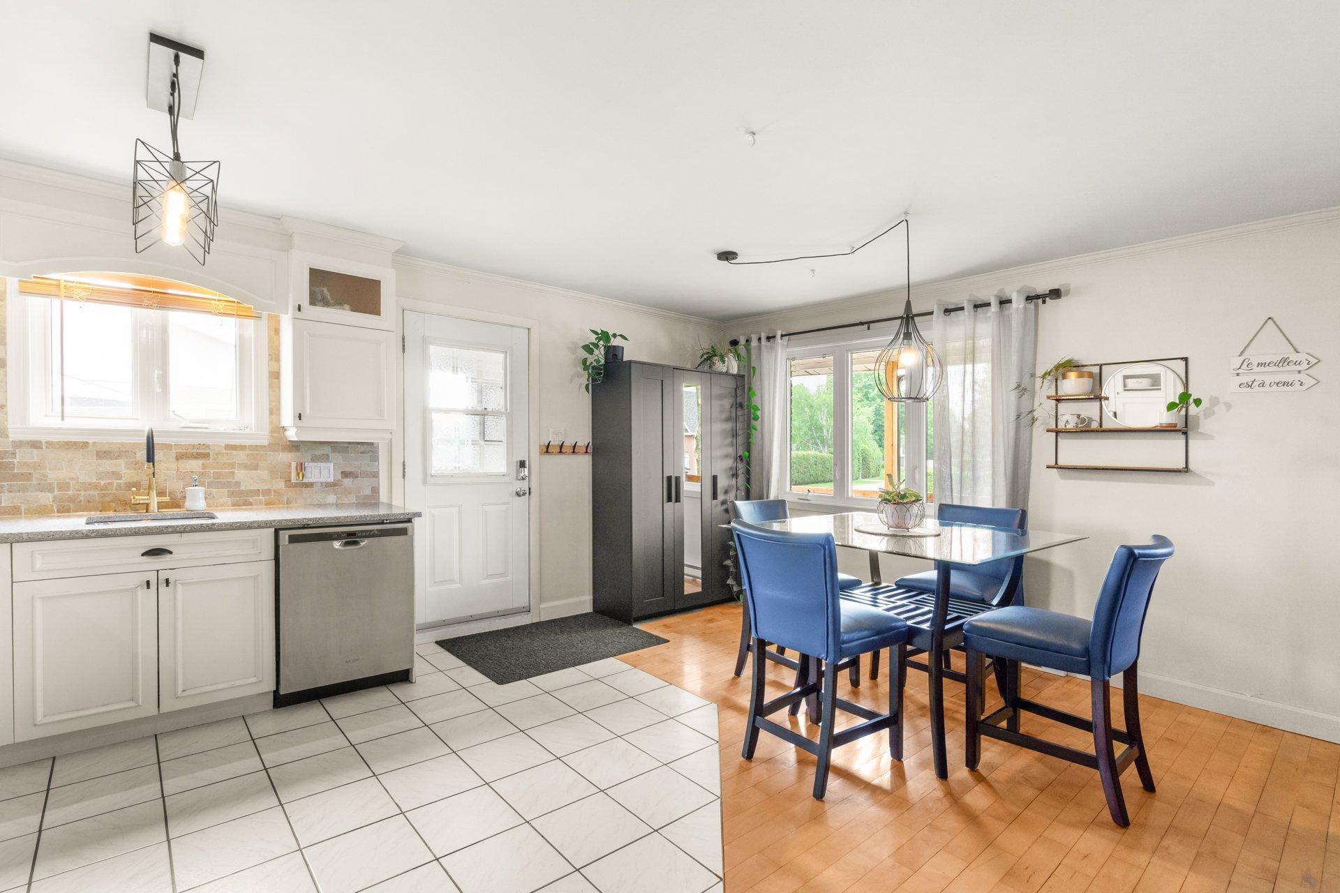 









486


Rue Leclerc

,
Trois-Rivières,




QC
G9B1R4

