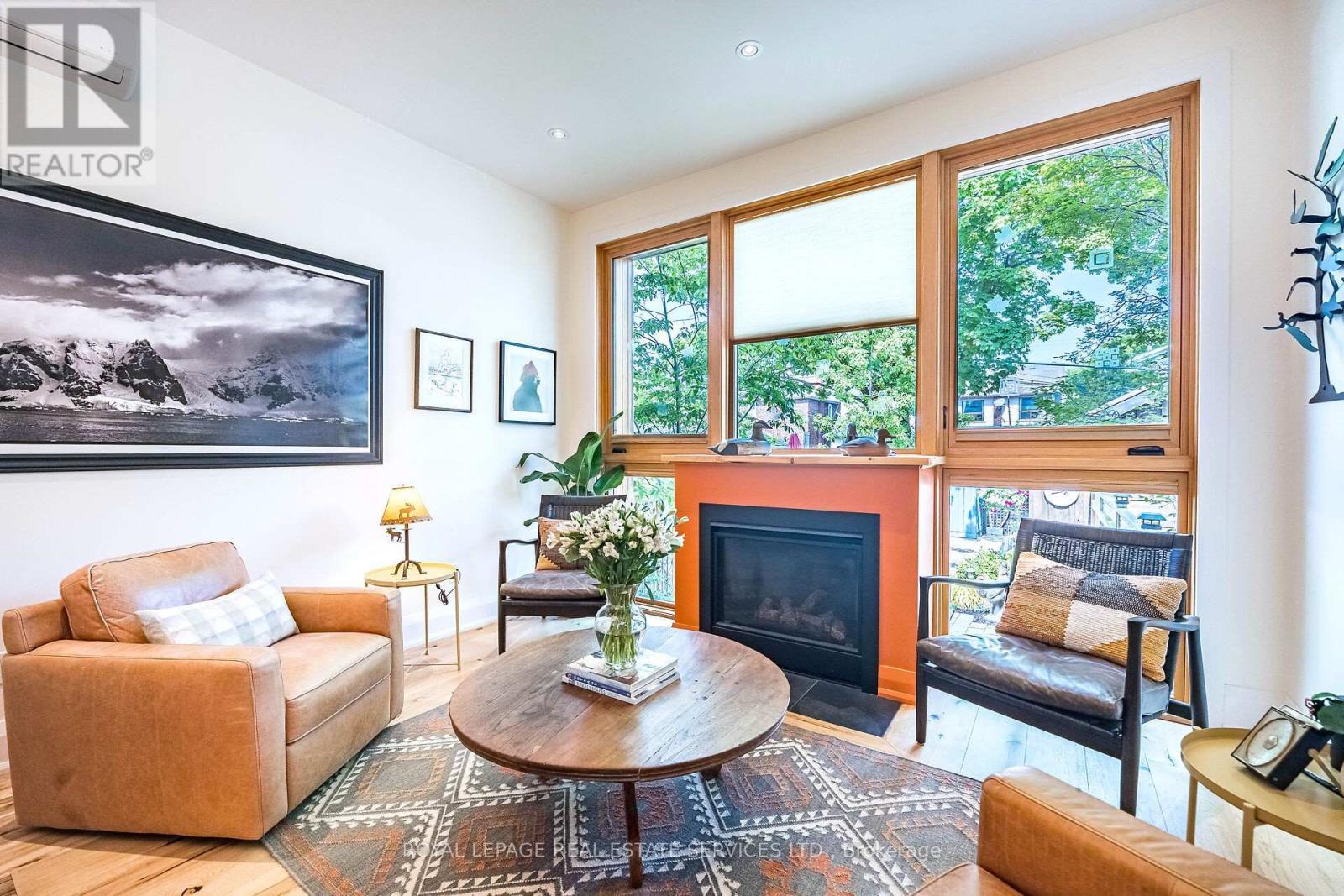 












39 EIGHTH STREET

,
Toronto,




Ontario
M8V3C2


