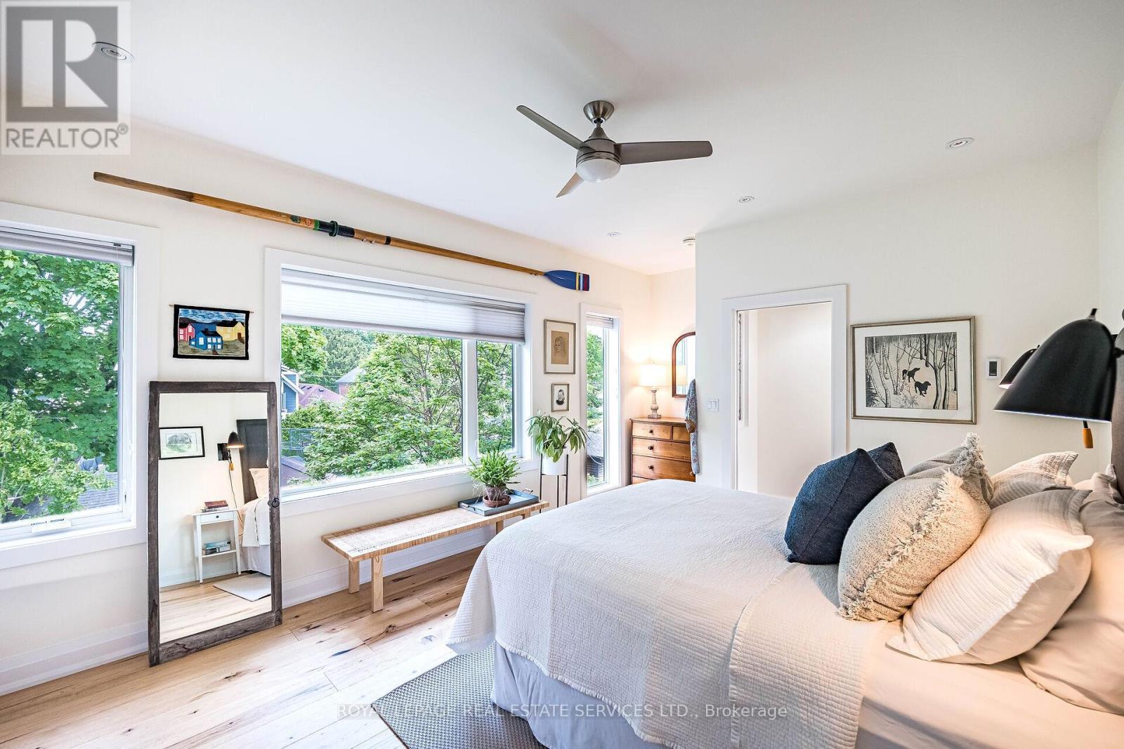 












39 EIGHTH STREET

,
Toronto,




Ontario
M8V3C2

