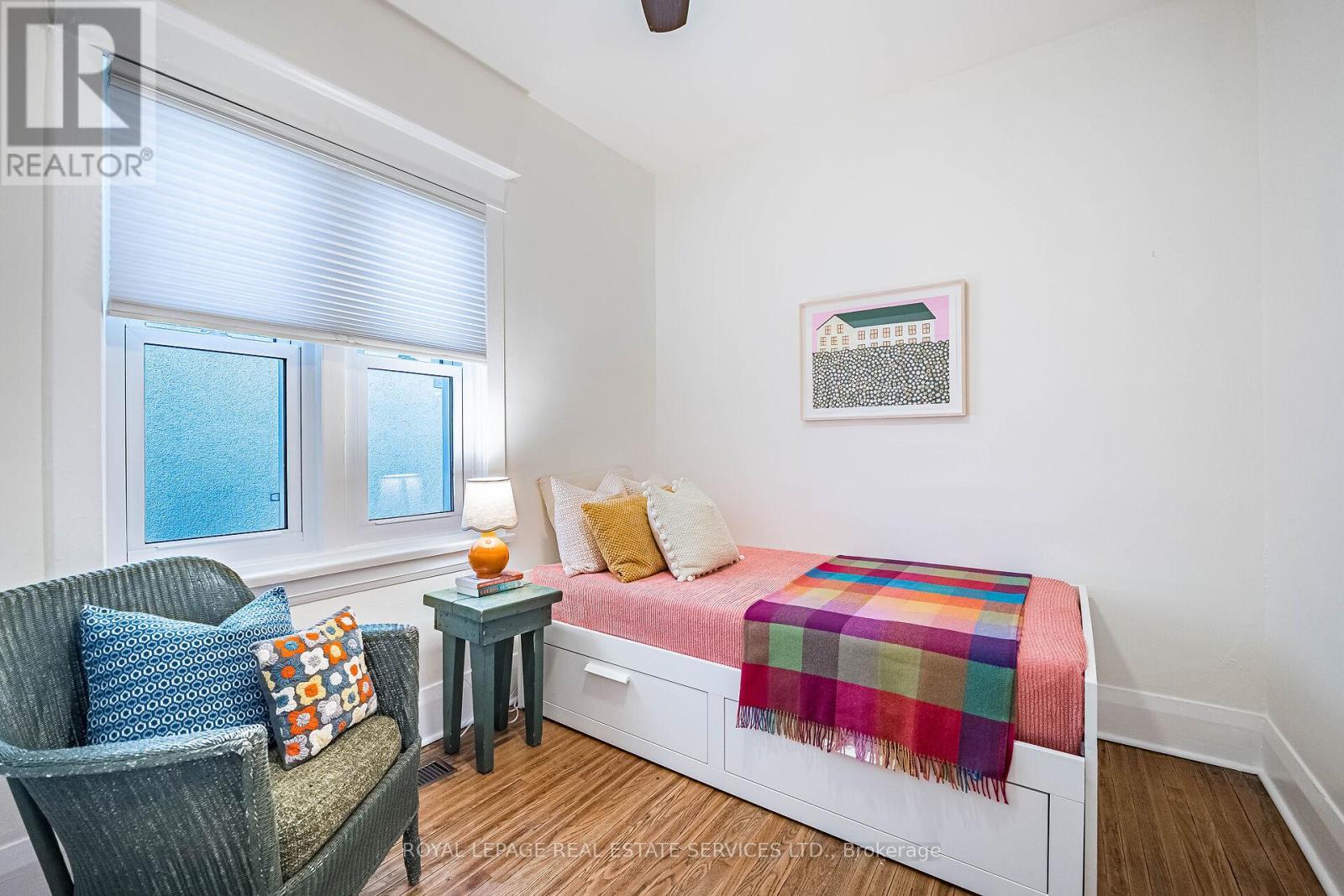 












39 EIGHTH STREET

,
Toronto,




Ontario
M8V3C2

