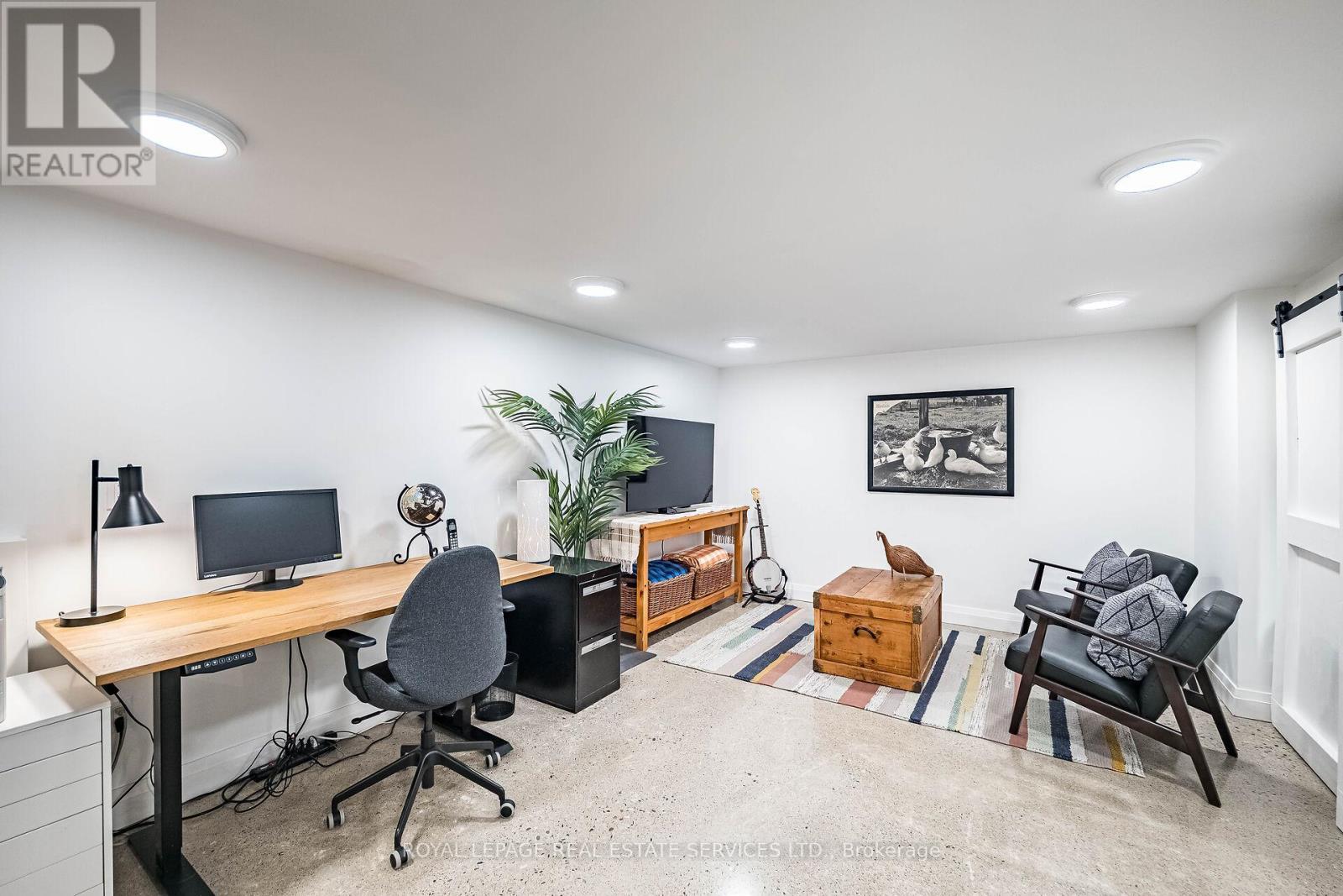 












39 EIGHTH STREET

,
Toronto,




Ontario
M8V3C2

