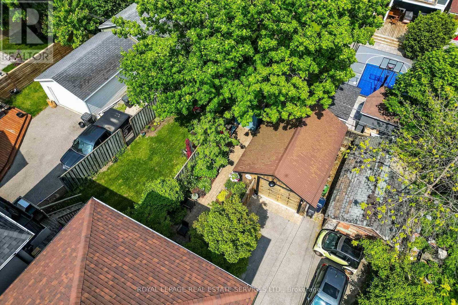 












39 EIGHTH STREET

,
Toronto,




Ontario
M8V3C2

