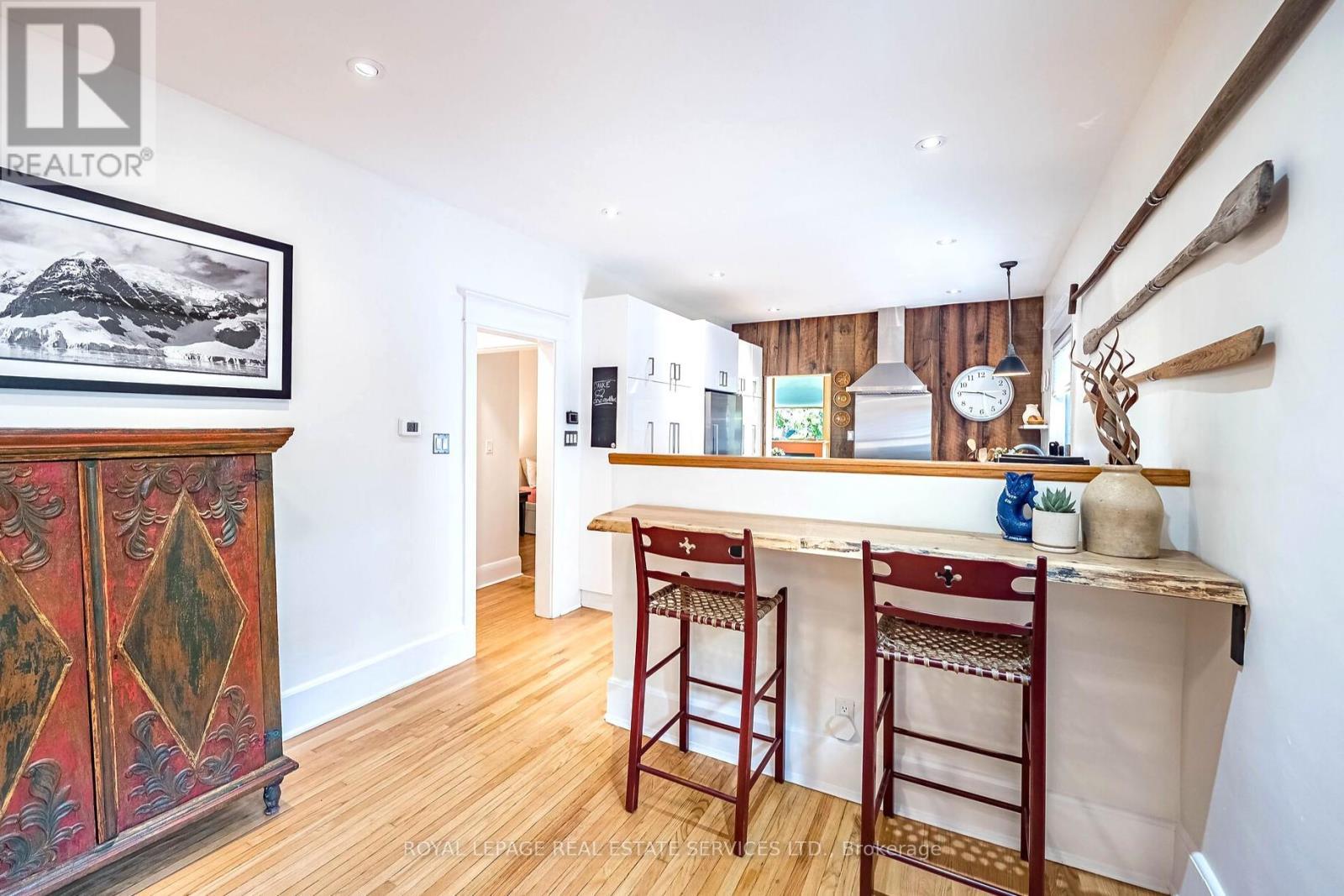 












39 EIGHTH STREET

,
Toronto,




Ontario
M8V3C2

