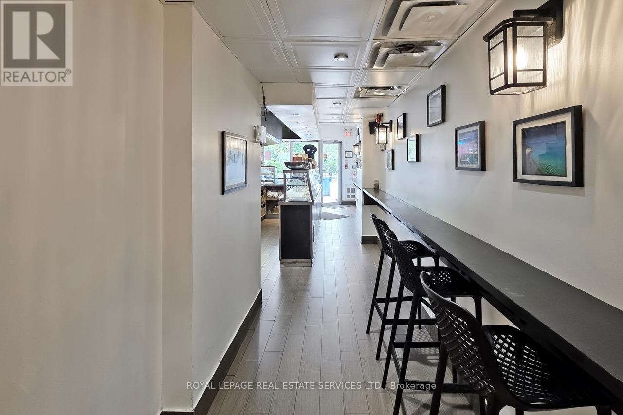 












2184 BLOOR STREET W

,
Toronto,




Ontario
M6S1N3


