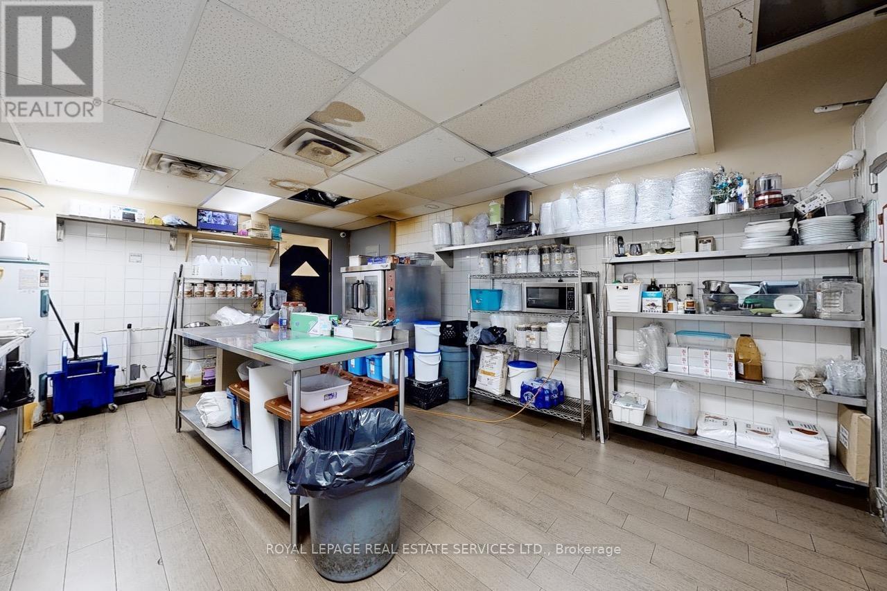












2184 BLOOR STREET W

,
Toronto,




Ontario
M6S1N3

