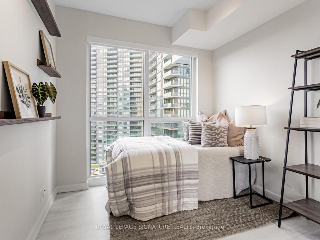 









2220


Lakeshore

Boulevard West, 1802,
Toronto,




ON
M8V 0C1

