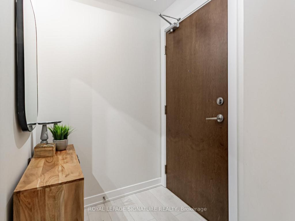 









2220


Lakeshore

Boulevard West, 1802,
Toronto,




ON
M8V 0C1

