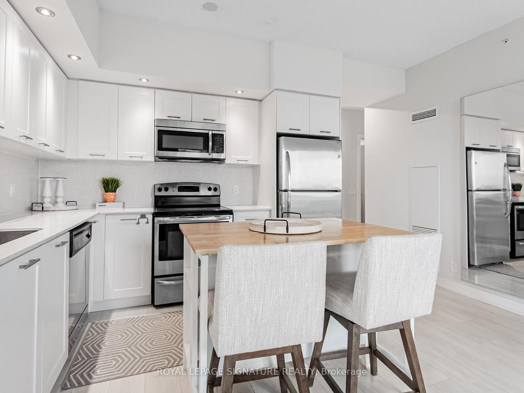 









2220


Lakeshore

Boulevard West, 1802,
Toronto,




ON
M8V 0C1

