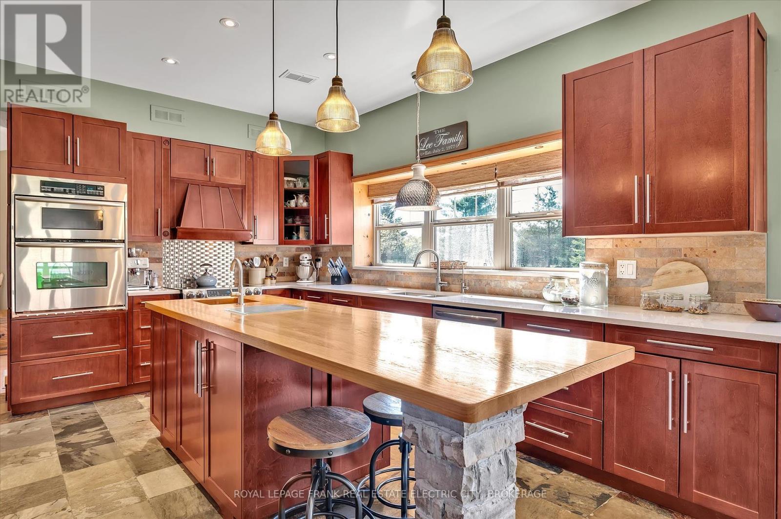 












369 DOUGLAS ROAD

,
Douro-Dummer,




Ontario
K0L3A0

