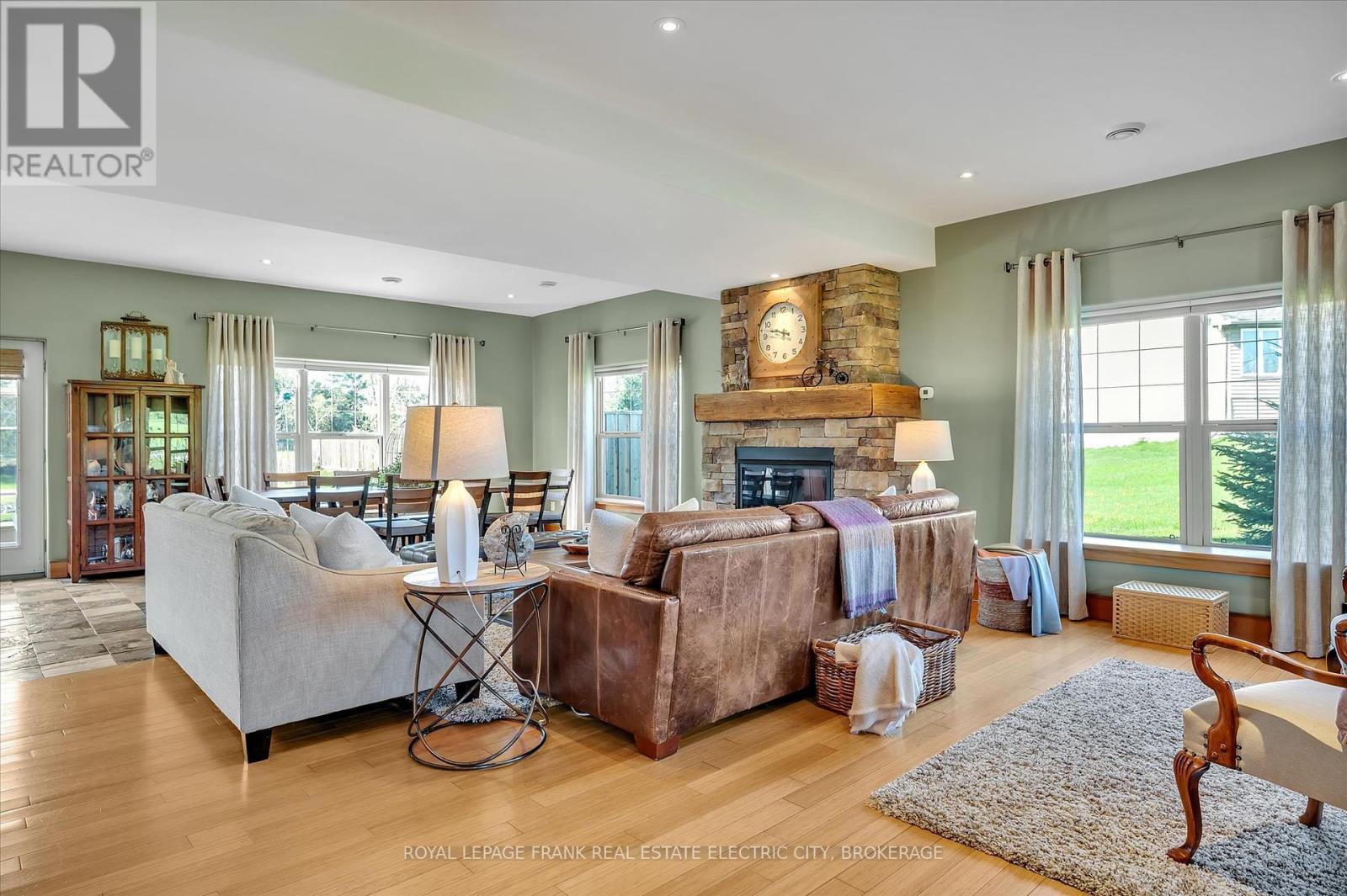 












369 DOUGLAS ROAD

,
Douro-Dummer,




Ontario
K0L3A0

