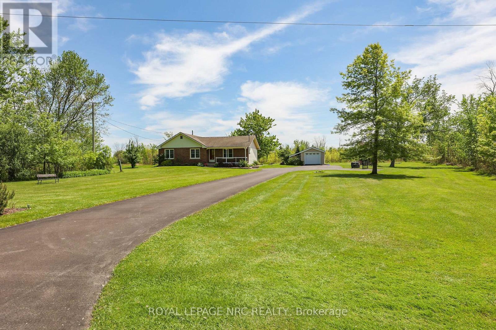 












410 CAIRNS CRESCENT

,
Fort Erie (Bowen),




Ontario
L2A5M4

