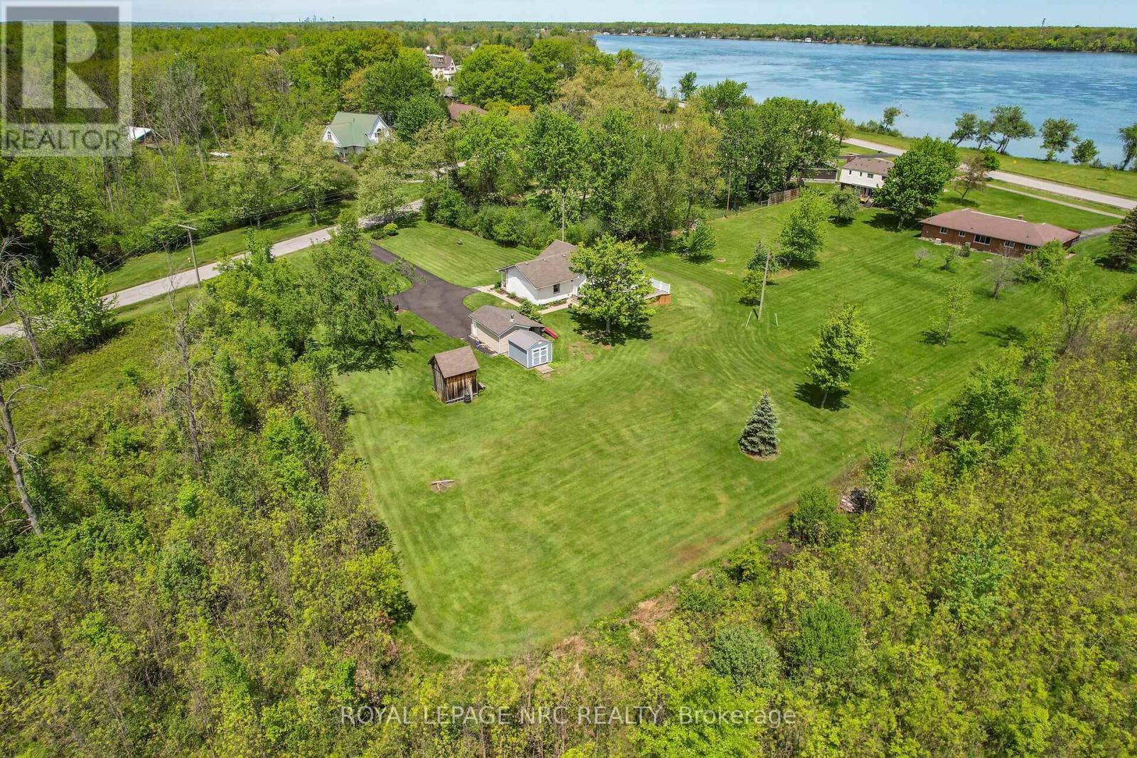 












410 CAIRNS CRESCENT

,
Fort Erie (Bowen),




Ontario
L2A5M4


