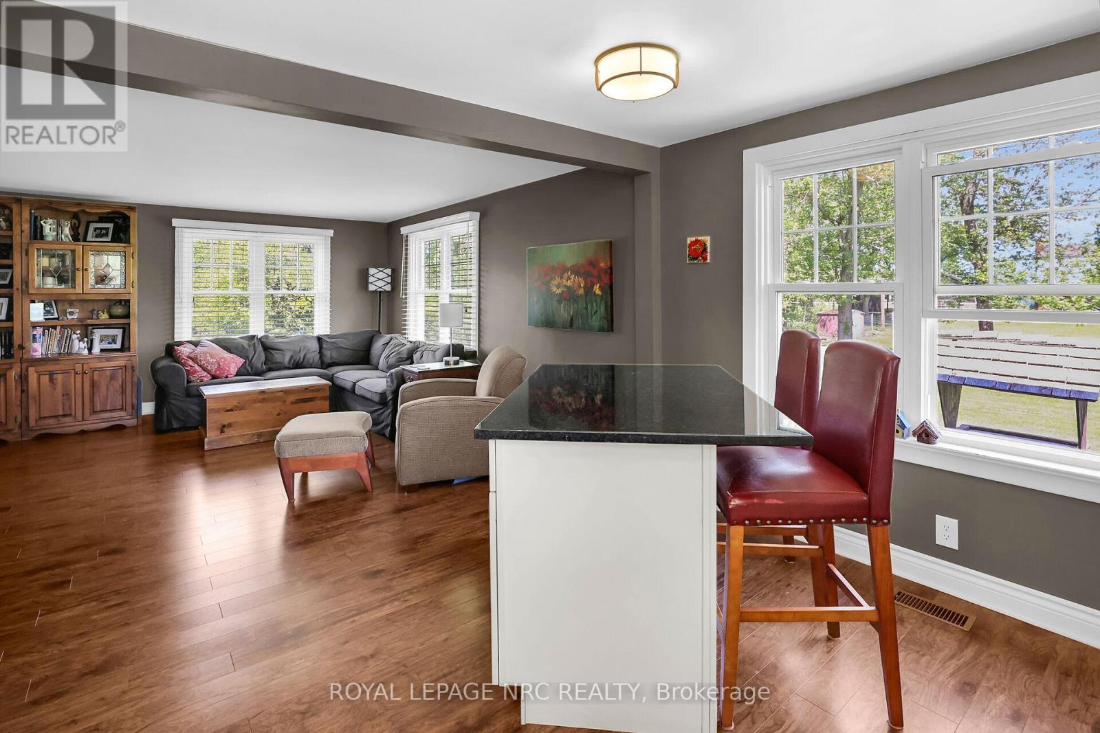 












410 CAIRNS CRESCENT

,
Fort Erie (Bowen),




Ontario
L2A5M4

