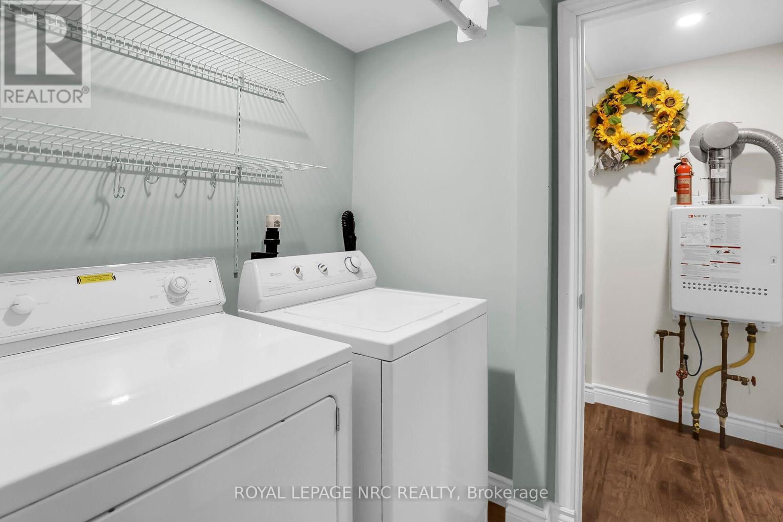 












410 CAIRNS CRESCENT

,
Fort Erie (Bowen),




Ontario
L2A5M4

