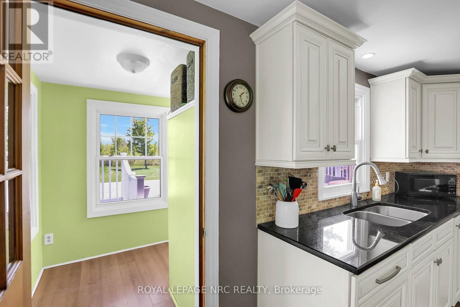 












410 CAIRNS CRESCENT

,
Fort Erie (Bowen),




Ontario
L2A5M4

