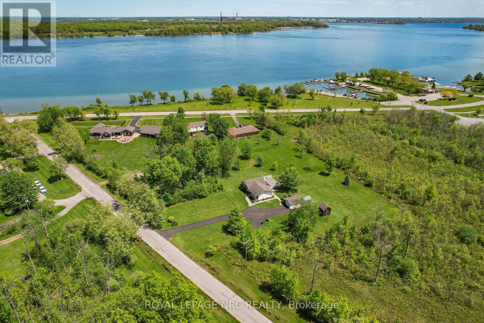 












410 CAIRNS CRESCENT

,
Fort Erie (Bowen),




Ontario
L2A5M4

