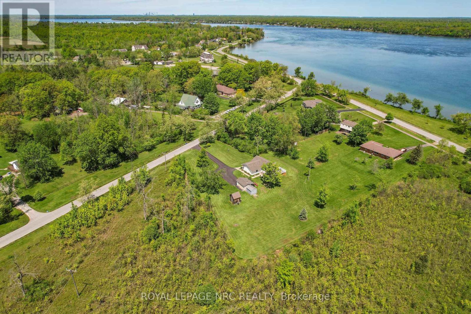 












410 CAIRNS CRESCENT

,
Fort Erie (Bowen),




Ontario
L2A5M4

