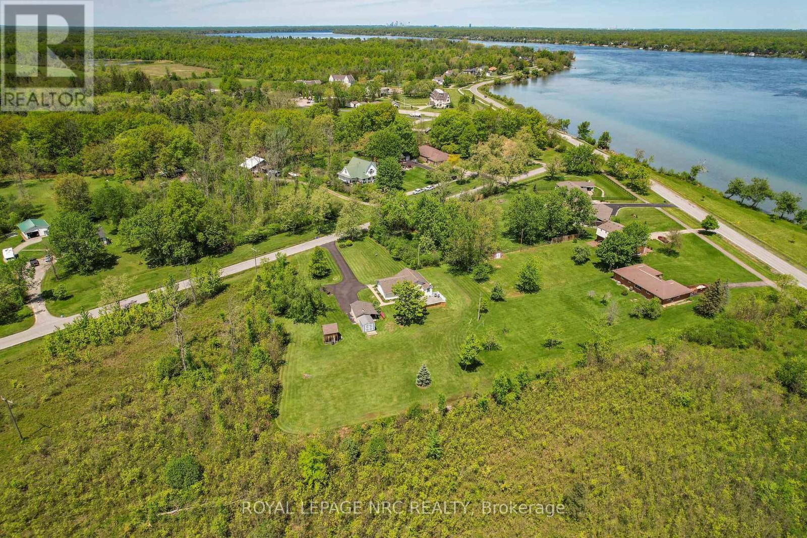












410 CAIRNS CRESCENT

,
Fort Erie (Bowen),




Ontario
L2A5M4


