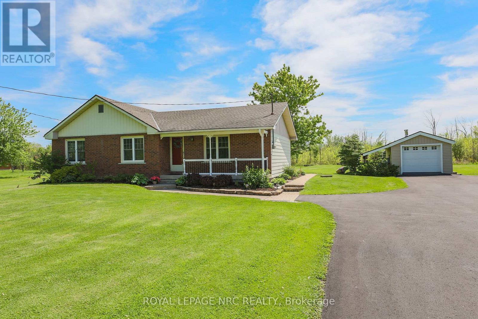 












410 CAIRNS CRESCENT

,
Fort Erie (Bowen),




Ontario
L2A5M4

