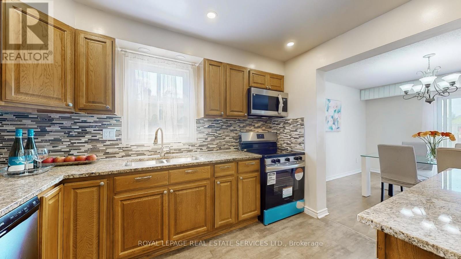 












42 - 4111 ARBOUR GREEN DRIVE

,
Mississauga,




Ontario
L5L2Z2

