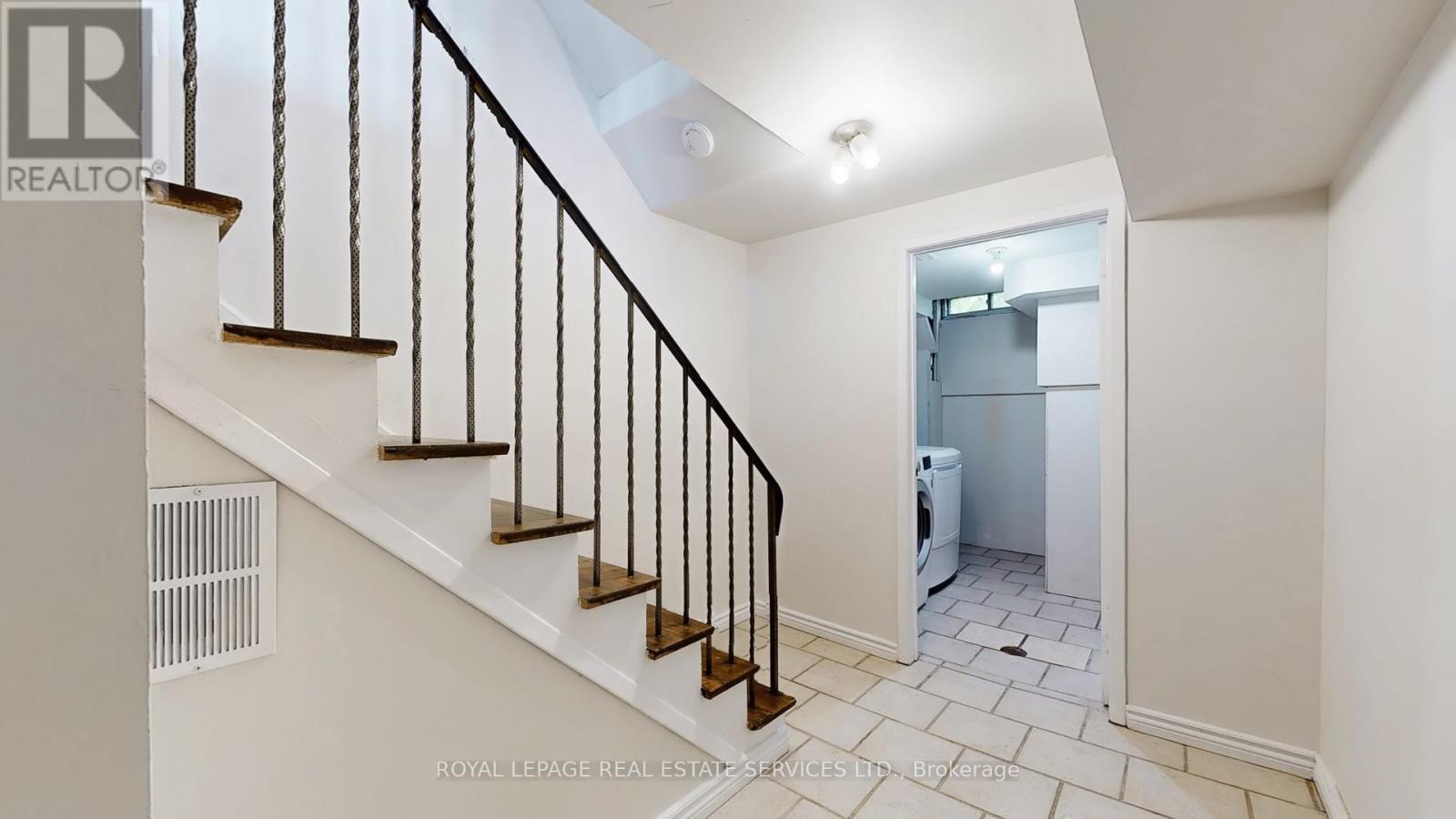 












42 - 4111 ARBOUR GREEN DRIVE

,
Mississauga,




Ontario
L5L2Z2

