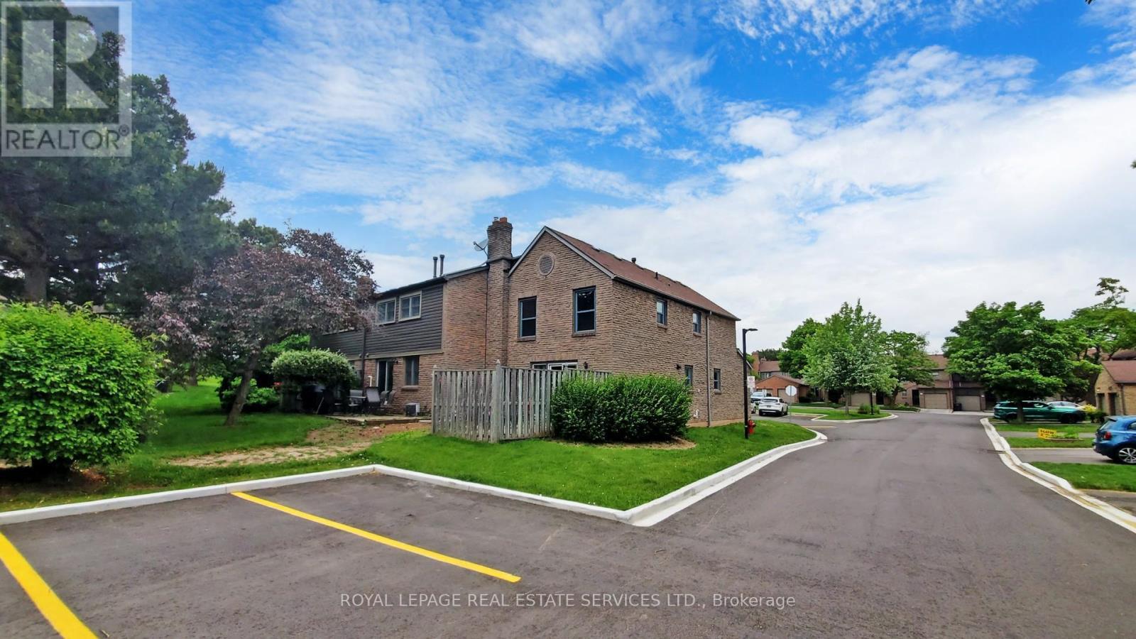 












42 - 4111 ARBOUR GREEN DRIVE

,
Mississauga,




Ontario
L5L2Z2


