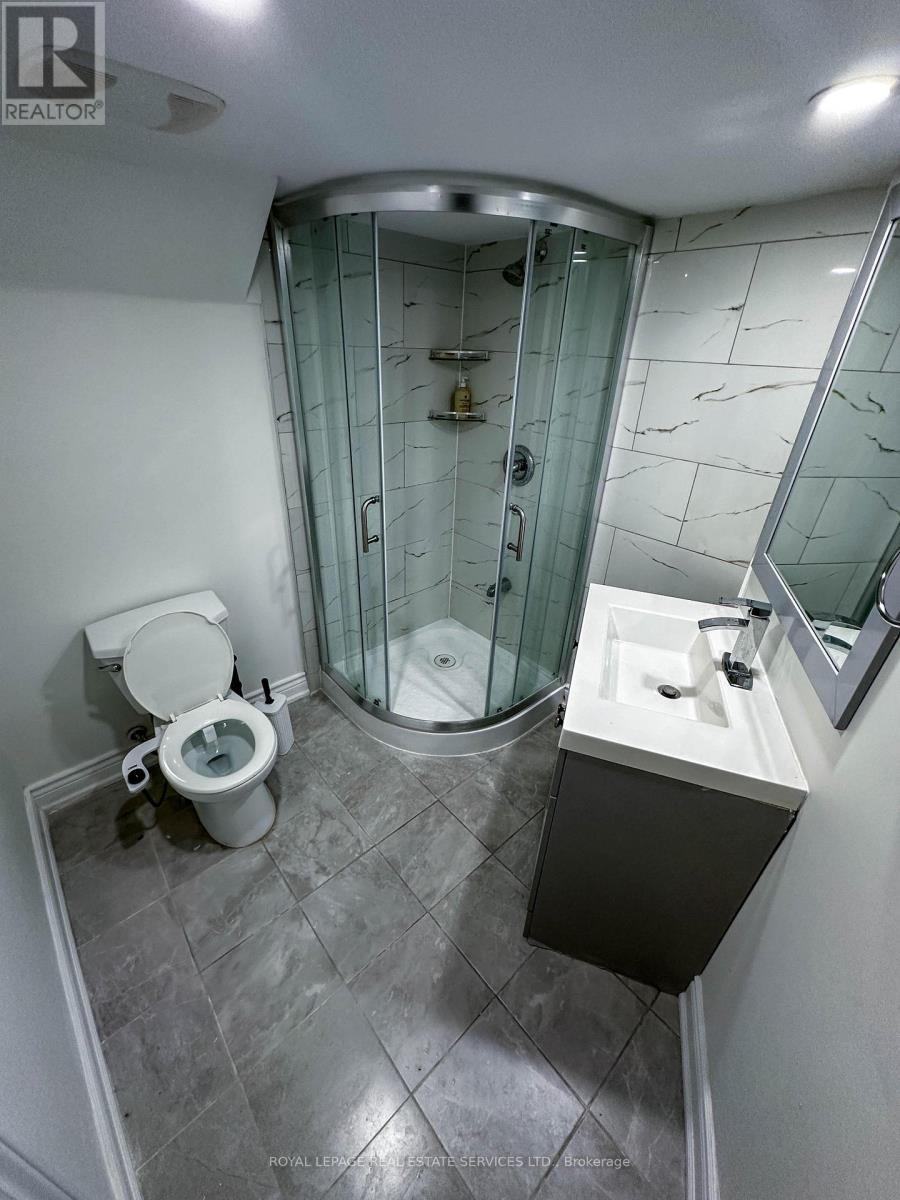 












6509 WARBLER LANE

,
Mississauga,




Ontario
L5N6E1

