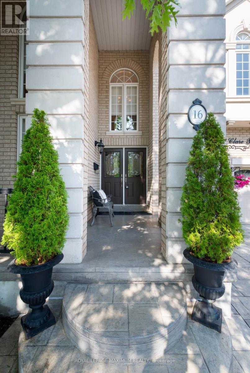 












16 SAINT CLARE BOULEVARD

,
Vaughan,




Ontario
L4H2A2

