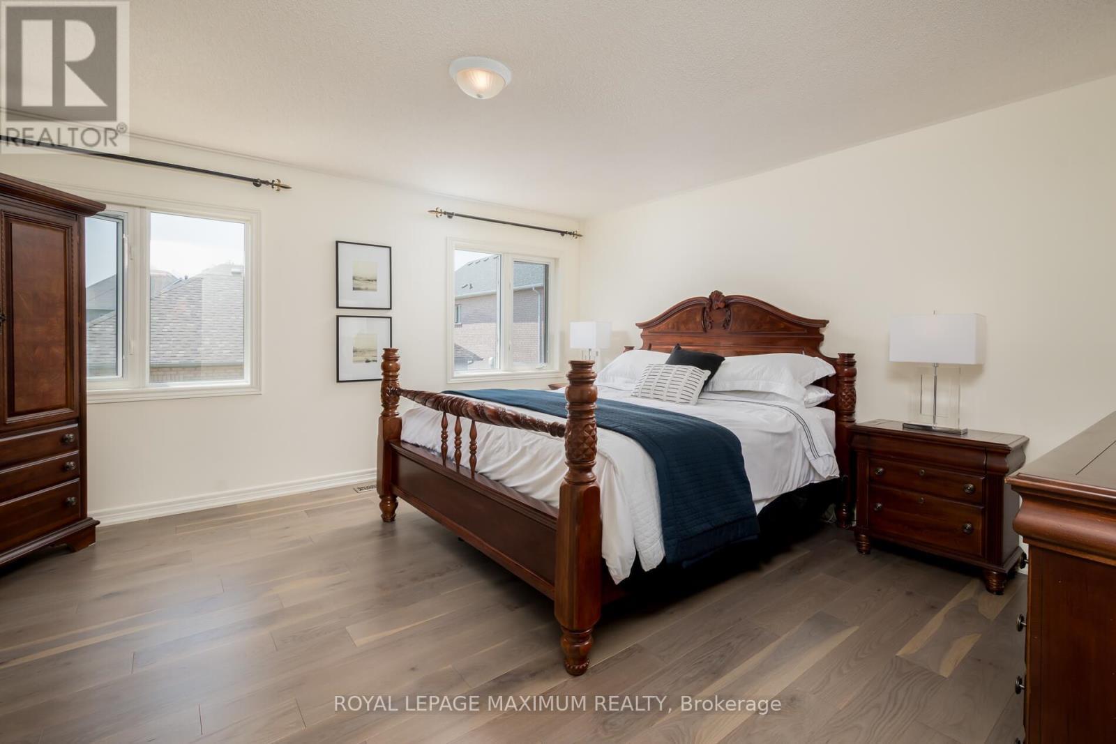 












16 SAINT CLARE BOULEVARD

,
Vaughan,




Ontario
L4H2A2

