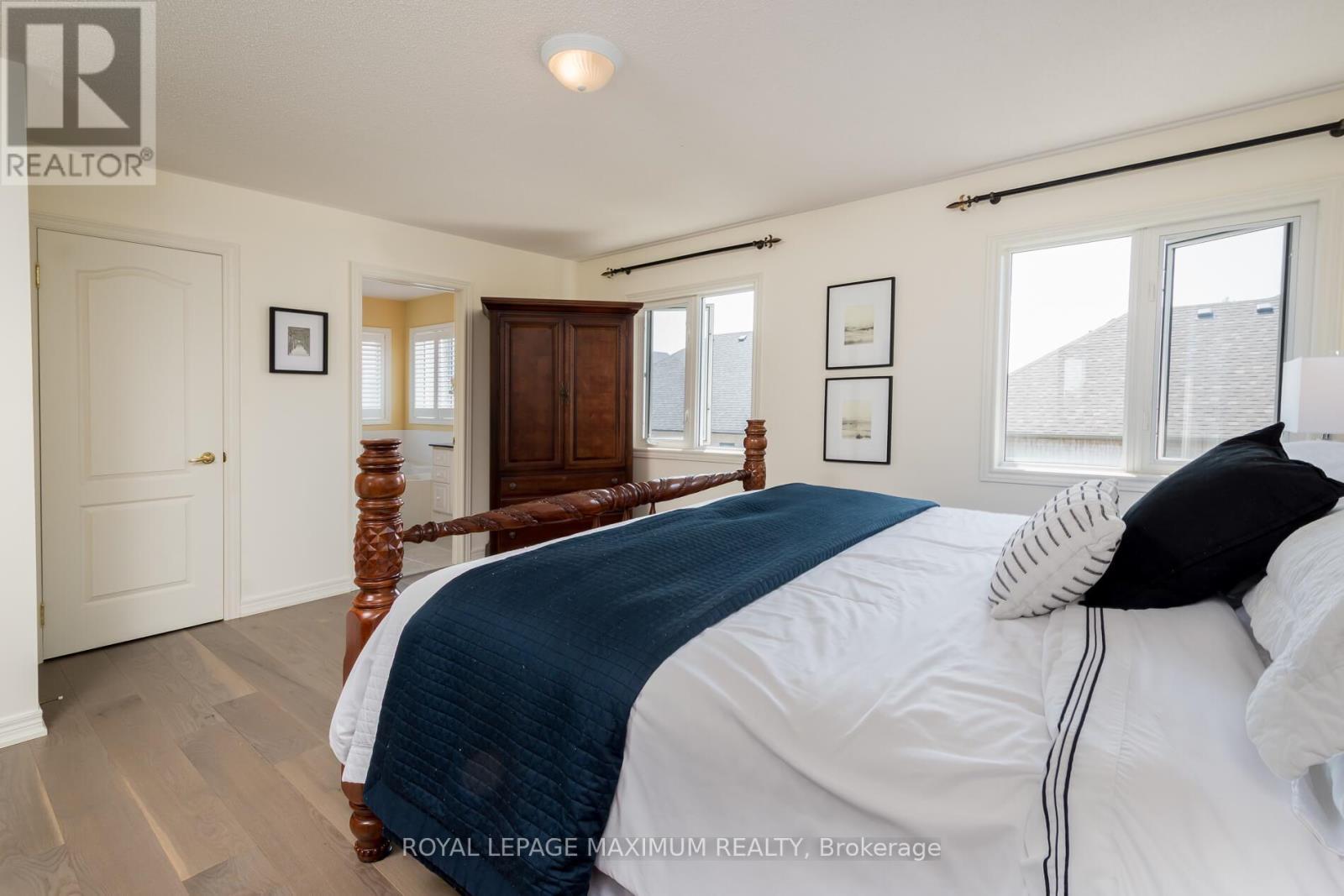 












16 SAINT CLARE BOULEVARD

,
Vaughan,




Ontario
L4H2A2

